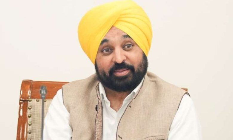 नीति आयोग की 10वीं गवर्निंग काउंसिल बैठक में CM मान ने उठाया जल विवाद, कहा "डैम सुरक्षा राज्य के हाथ में रहे" 1 नीति आयोग की 10वीं गवर्निंग काउंसिल बैठक में CM मान
