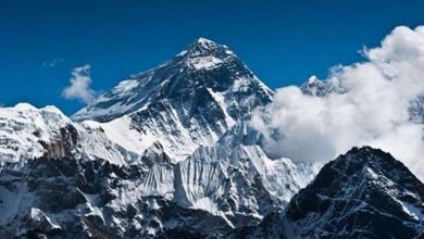 पश्चिम बंगाल के पर्वतारोही की एवरेस्ट से लौटते वक्त मौत