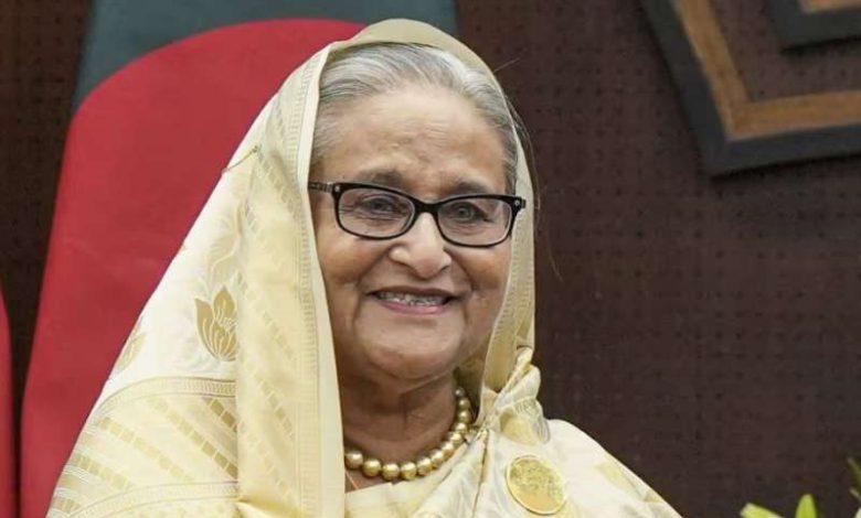 बांग्लादेश में शेख हसीना को झटका आवामी लीग पर आतंकवाद