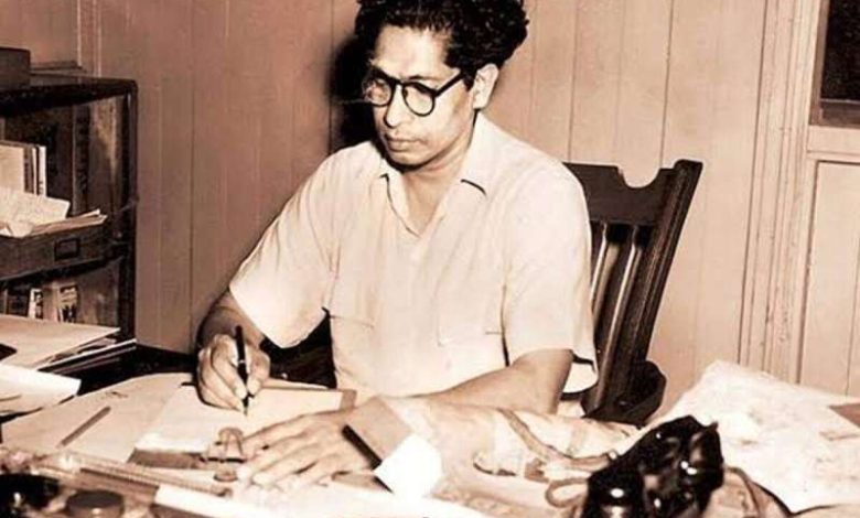 बिग बी ने पढ़ी पिता की कविता, "ओ हमारे वज्र-दुर्दम", गूंज उठा देशभक्ति का स्वर 1 बिग बी ने पढ़ी पिता की कविता ओ हमारे वज्र दुर्दम