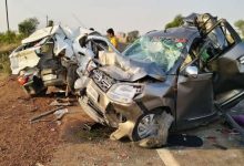 बेकाबू ट्रक ने दो कारों के उड़ाए परखच्चे मंजर देख