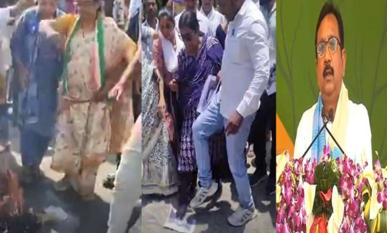 मंत्री विजय शाह का पुतला फूंका पार्षद ने रखा मुंह