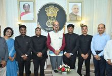 मानवीय संवेदनाओं के साथ कार्य करें