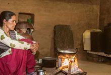 मिट्टी की रसोई में रंगों से सजाएं सकारात्मक ऊर्जा वास्तु