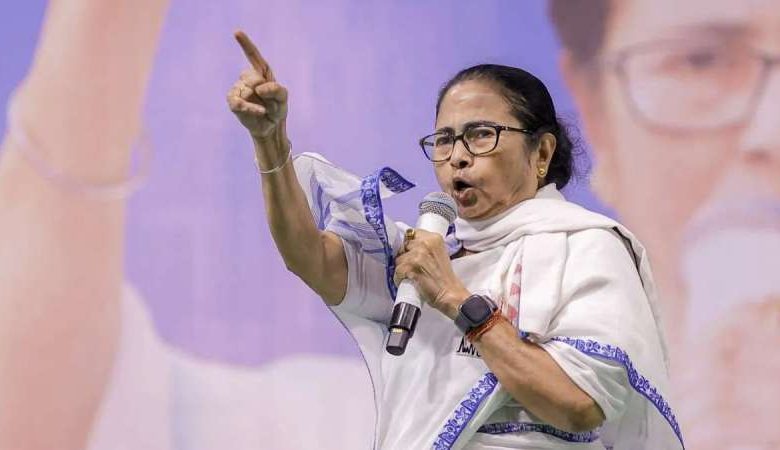 मुर्शिदाबाद हिंसा पर ममता बनर्जी सख्त, पुलिस को दी विस्तृत जांच की निर्देश 1 मुर्शिदाबाद हिंसा पर ममता बनर्जी सख्त पुलिस को दी विस्तृत