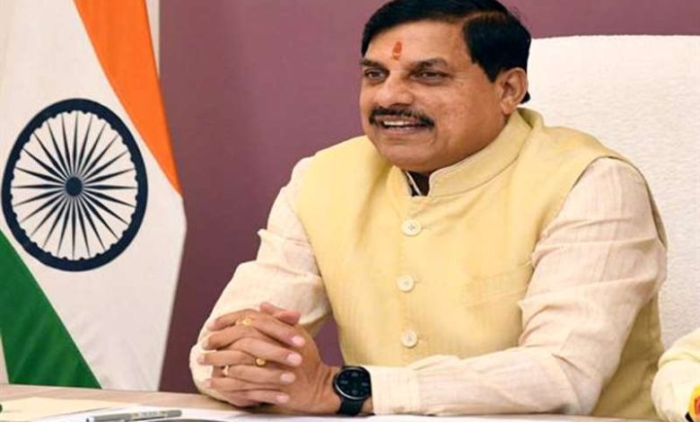 मोहन यादव का कर्मचारियों को फरमान, हट जाएं अपनी जगह से, चंद महीने बाकी 1 मोहन यादव ने दी जान से मारने की वार्निंग लाल