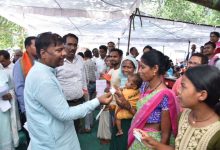 सुशासन तिहार अंतर्गत बम्हनी समाधान शिविर में शामिल हुए वन