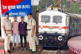 ऑपरेशन नन्हे फरिश्ते के तहत भोपाल पहुंचा नाबालिग परिजनों को