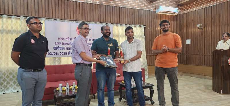 भोपाल मंडल में आयोजित क्रीड़ा प्रतियोगिताओं में रेल अधिकारियोंकर्मचारियों ने