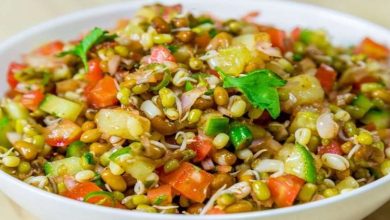 सुबह की जल्दी में बनाएं हेल्दी स्प्राउट्स चाट इस आसान