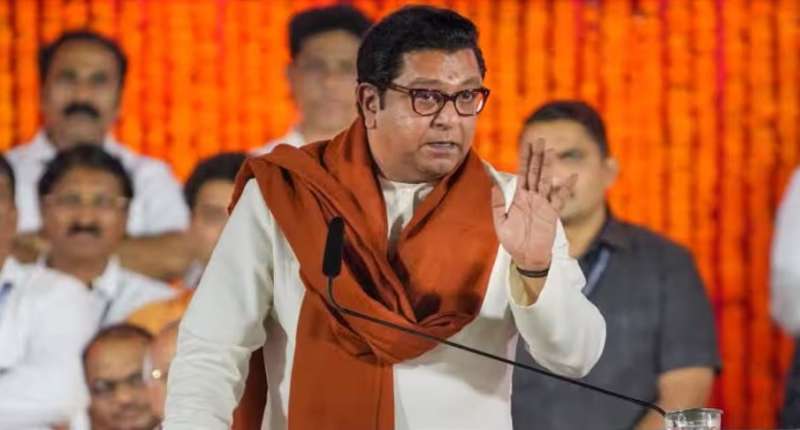 हिंदी की किताबें जलाई गईं राज ठाकरे ने मराठी अस्मिता