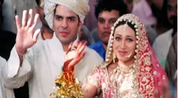 Karisma Kapoor की शादी में पहुंचकर Akshaye Khanna ने चूमा