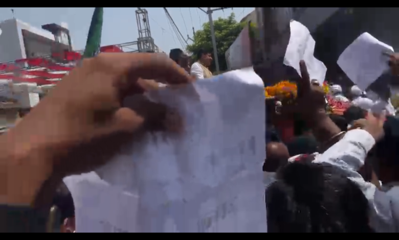MP : गाडरवारा में रोड शो के दौरान मुख्यमंत्री के खिलाफ लगाए किसानों ने नारे... 1 Screenshot 20250609 160709.WhatsApp