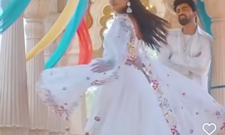 Mahakumbh viral Girl : मोनालिसा का पहला गाना ‘सादगी’ रिलीज, खूबसूरती देख फैंस बोले- ‘वाह सुंदरी’ 1 Screenshot 20250614 141025.Instagram28129