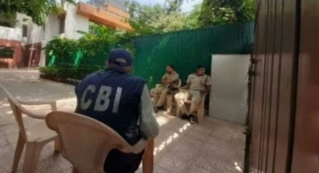 CBI Action : फर्जी GST बिलों से भरी फाइलें और सोने की ईंटों से घर...! 2 screenshot 20250622 1552342694445884636462586