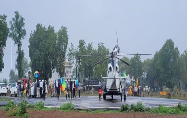 MP : पचमढ़ी के लिए उड़े मोहन यादव के हेलीकॉप्टर की पिपरिया में इमरजेंसी लैंडिंग 2 screenshot 20250622 2254449165499618156814969