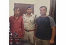 ऑपरेशन सतर्क के अंतर्गत रेल परिसर में अवैध शराब परिवहन