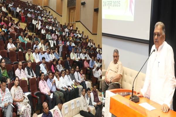 विद्यार्थियों को विषयविद् के साथ संवेदनशील एवं मानवीय मूल्यों से परिपूर्ण बनाना होगा: तकनीकी शिक्षा मंत्री परमार 1 विद्यार्थियों को विषयविद् के साथ संवेदनशील एवं मानवीय मूल्यों से