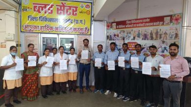विश्व रक्तदाता दिवस के अवसर पर आरोग्य मेलों में लोगों