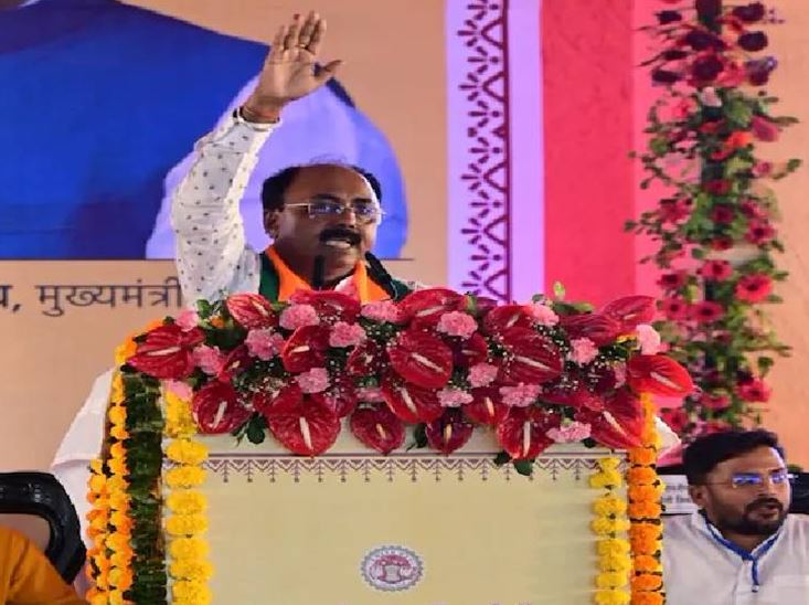 चोर 420 बोलने वाले विधायक पर गिरी कानून की गाज युवक