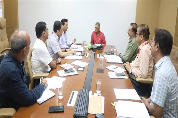 तकनीकी शिक्षा मंत्री परमार ने की विभागीय समीक्षा बैठक