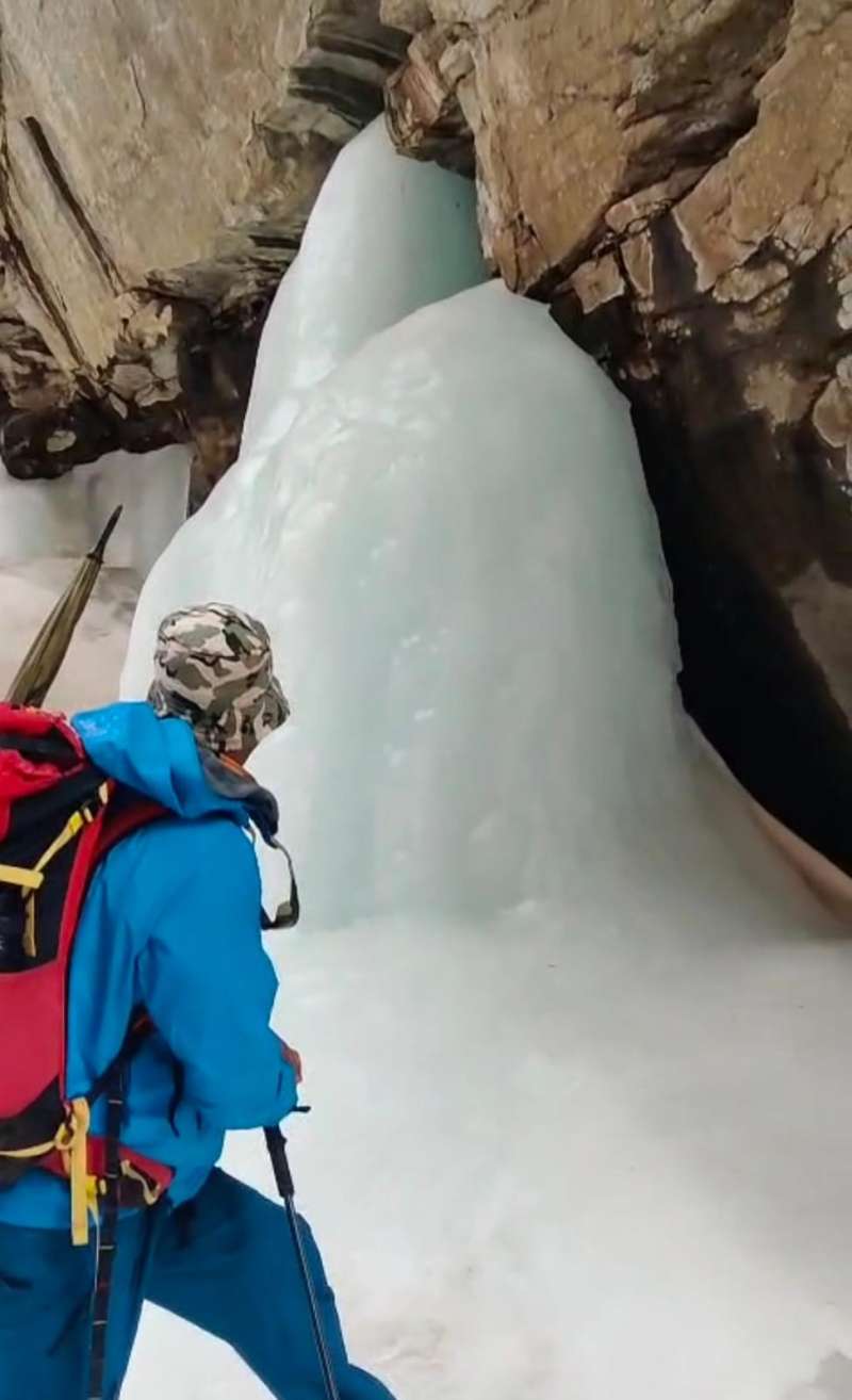 नेलांग घाटी में बर्फ से बना शिवलिंग श्रद्धालु बोले –