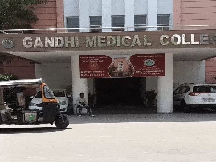 मुख्यमंत्री डॉ यादव भोपाल में अत्याधुनिक सीटी स्कैन एवं एमआरआई