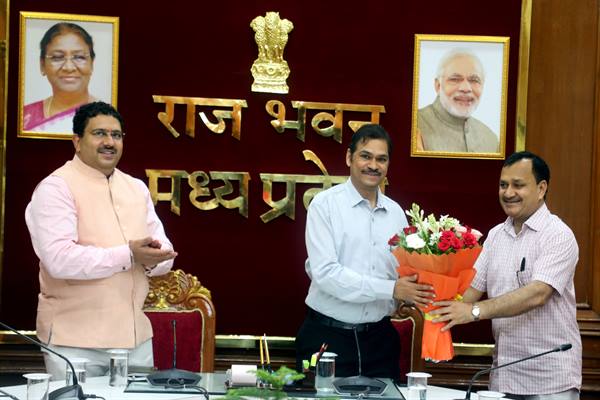राज्यपाल के अपर मुख्य सचिव गुप्ता को विदाई