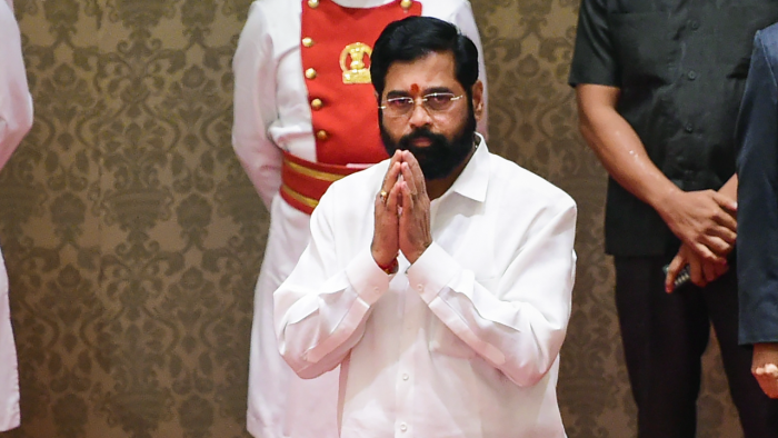 शिंदे के जय गुजरात कहने पर भड़की शिवसेना, इसे मराठी अस्मिता के खिलाफ बताया 6 शिंदे के जय गुजरात कहने पर भड़की शिवसेना इसे मराठी