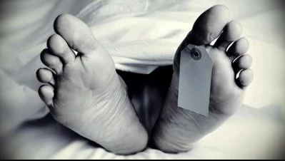 15 फीट में बिछीं तीन लाशें पहले बहन फिर मां बाप