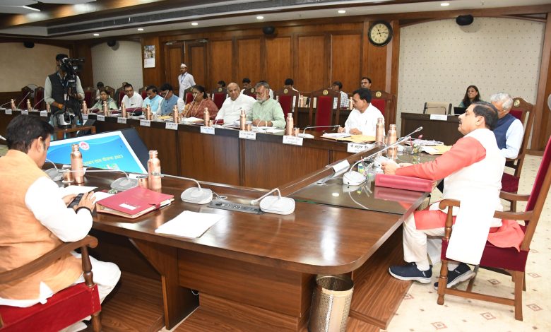 MP Cabinet: 'एक बगिया मां के नाम' योजना ला रही सरकार, 2000 आबादी और 500 गोवंश वाले गांवों को वृंदावन ग्राम बनाने पर लगी मुहर 1 IMG 20250701 WA0006