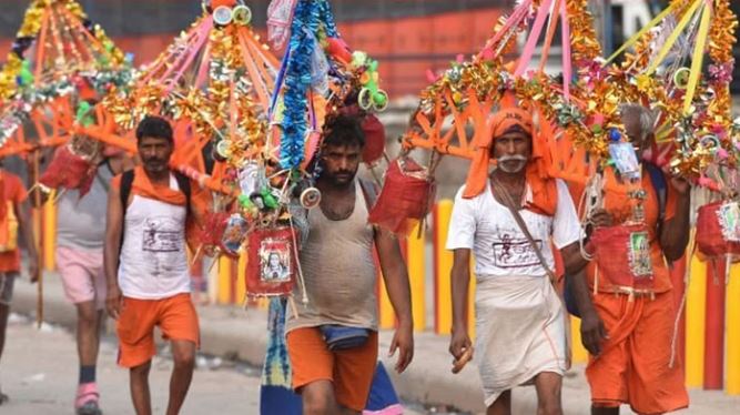 Kanwar Yatra में मानवता का पर्व—दादी को साथ ले जा