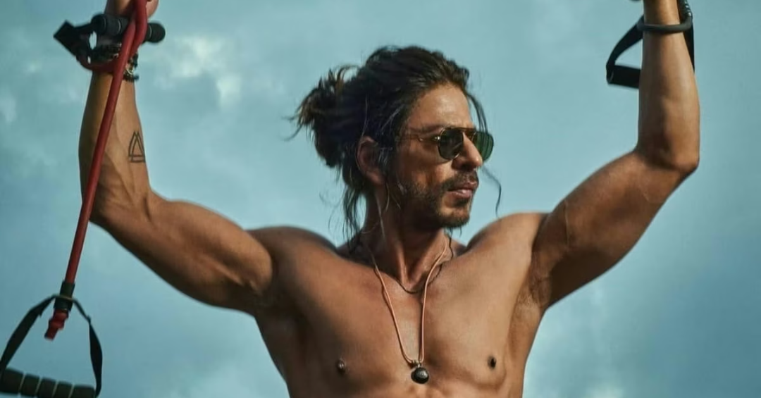 Filmy : शाहरुख खान को किंग के सेट पर चोट लगी:अमेरिका में सर्जरी हुई, शूटिंग टली 7 Screenshot 20250719 164542.Chrome28129