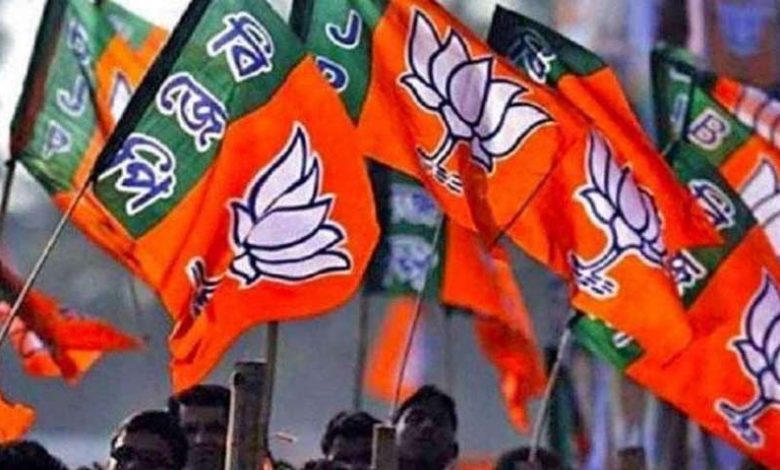 अल्पसंख्यक प्रकोष्ठ के पूर्व जिलाध्यक्ष पर चाकू से हमला पत्नी