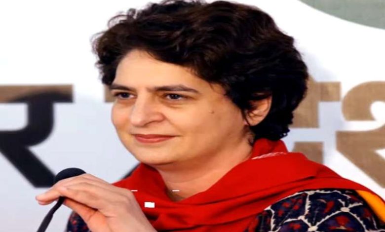 कर्नाटक संकट के बीच डीके शिवकुमार की प्रियंका से मुलाकात, आज राहुल से मिलेंगे 1 कर्नाटक संकट के बीच डीके शिवकुमार की प्रियंका से मुलाकात