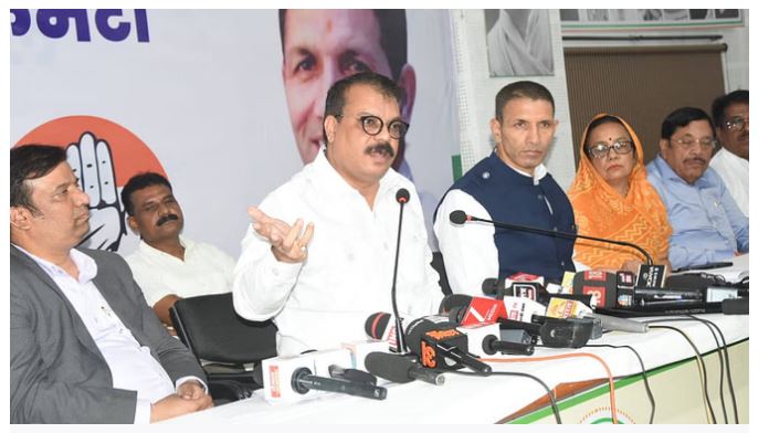 कार्यपालिका कानून लागू करने से क्यों पीछे हट रही है