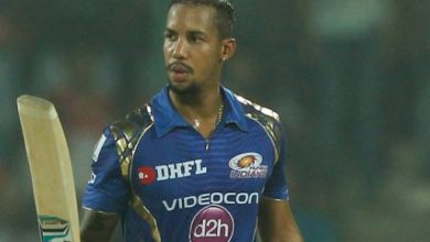 क्रिकेट सीरीज बीच में छोड़कर कोच ने पकड़ी लंदन की