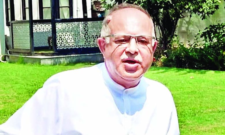 जम्मू कश्मीर में भिड़े कांग्रेसी प्रदेशाध्यक्ष तारिक हमीद कर्रा के खिलाफ