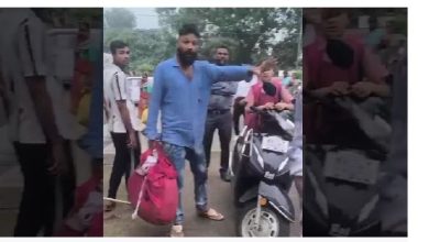 तिरंगे की जलाने की घटना में कार्रवाई की मांग