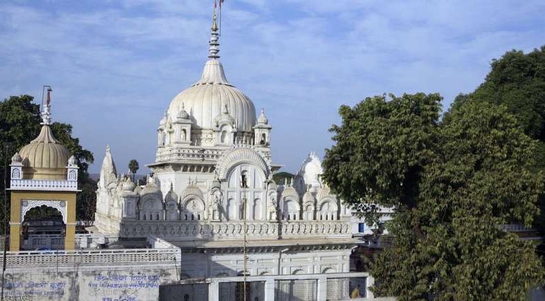 धरती के नीचे छिपा रहस्य! सावन में मिलते हैं शिव-पार्वती के ध्वज, नहीं मिला शिवलिंग का छोर 1 धरती के नीचे छिपा रहस्य सावन में मिलते हैं शिव पार्वती