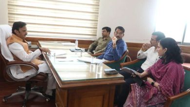निर्माणाधीन कार्यों को समय से पूर्ण करें और शीघ्र सेवा