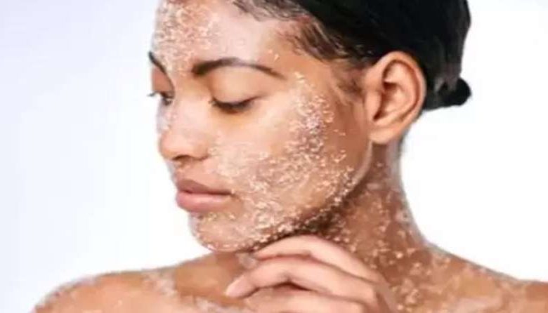 नेचुरल ब्लीच का सबसे सस्ता तरीका बस एक नींबू से