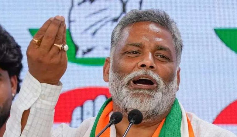 तेजस्वी को नोटिस, पप्पू यादव का हमला– आयोग नहीं, 'संदिग्ध संस्था' बन चुका EC 1 पप्पू यादव ने दिया तेजस्वी को झटका कहा कांग्रेस दलित