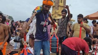 पहले दिन विश्वनाथ धाम में उमड़ा भक्तों का सैलाब पुष्पवर्षा