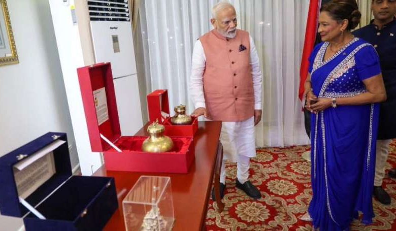 पीएम मोदी ने विदेशी नेताओं को राम मंदिर की प्रतिकृति