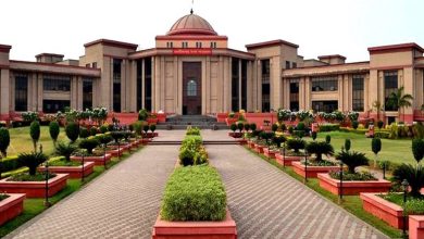 बच्चे जान जोखिम में डालें और प्रशासन सोता रहे