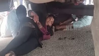 बस के बंपर में फंसी महिला इलाज के दौरान तोड़ा