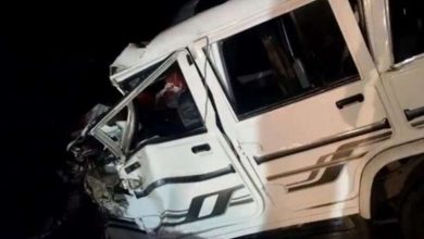 बोलेरो बाइक और टवेरा की टक्कर में एक ही परिवार