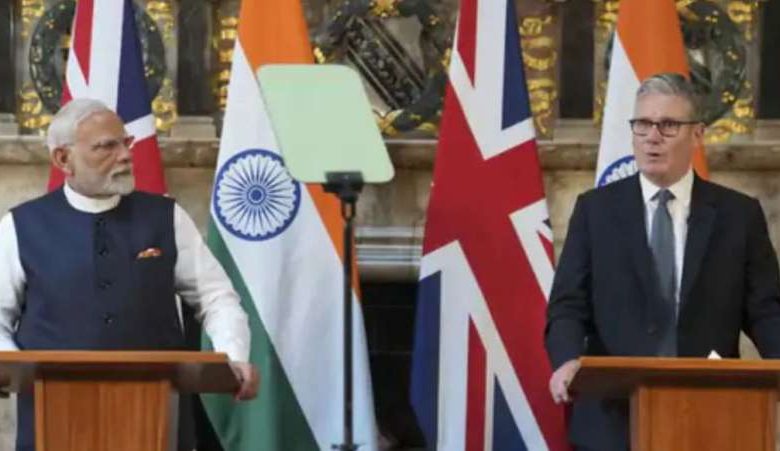 भारत-ब्रिटेन डील से वैश्विक व्यापार को नई रफ्तार, एक्सपोर्ट में दिखेगा बड़ा असर 1 भारत ब्रिटेन डील से वैश्विक व्यापार को नई रफ्तार एक्सपोर्ट में