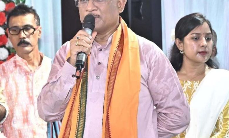 मुख्यमंत्री विष्णुदेव साय ने फलेश्वरनाथ महादेव मंदिर में पूजा अर्चना कर प्रदेशवासियों की सुख समृद्धि और खुशहाली की मंगलकामना की 1 मुख्यमंत्री विष्णुदेव साय ने फलेश्वरनाथ महादेव मंदिर में पूजा अर्चना